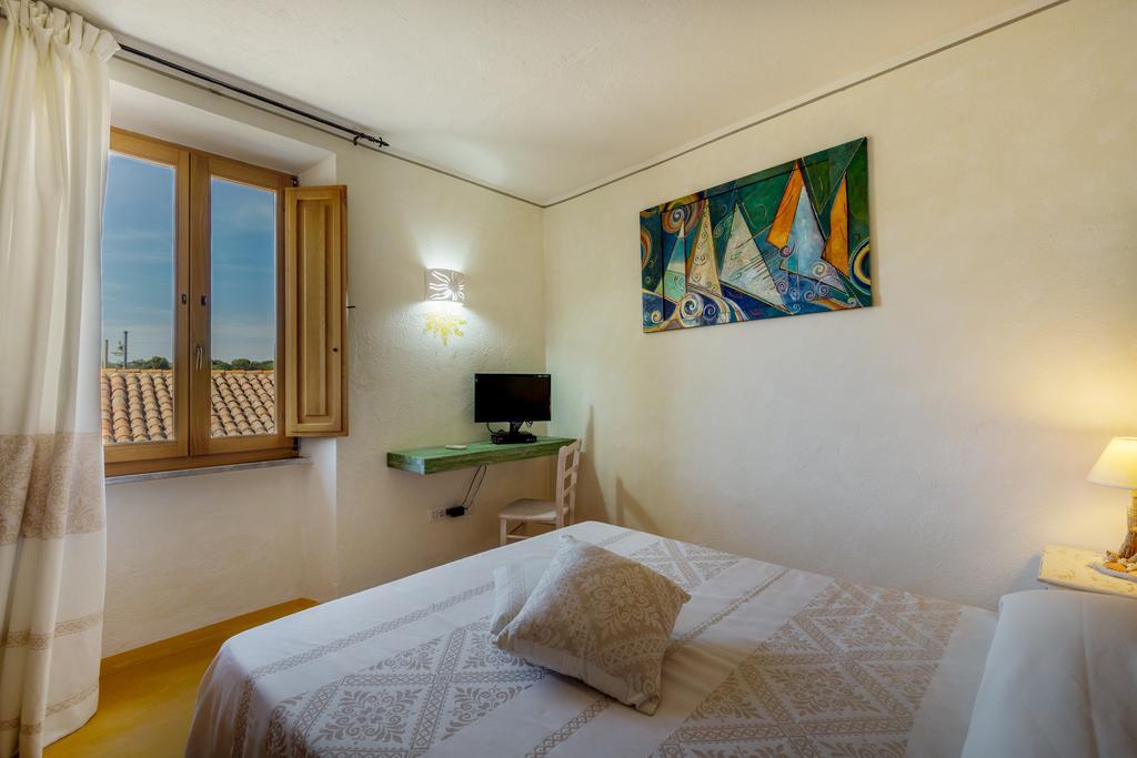 Ferienwohnung Palazzo Beddoro San Pantaleo Exterior foto