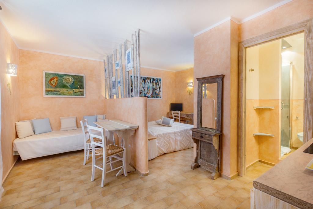 Ferienwohnung Palazzo Beddoro San Pantaleo Exterior foto