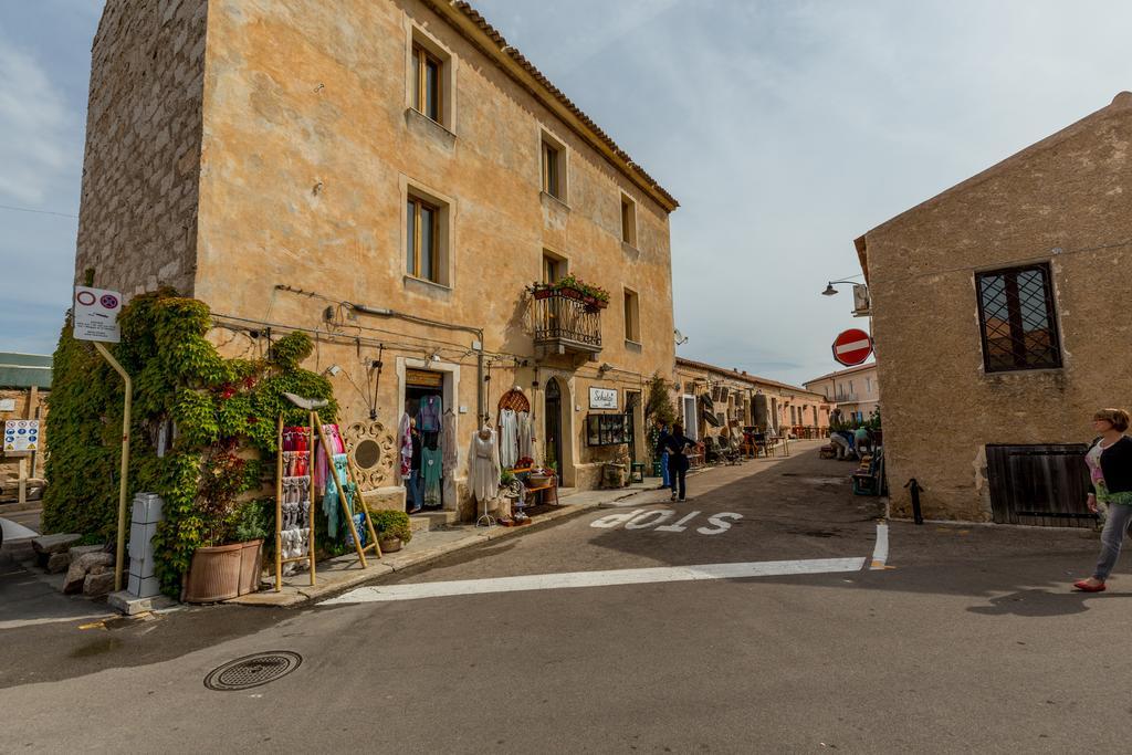 Ferienwohnung Palazzo Beddoro San Pantaleo Exterior foto