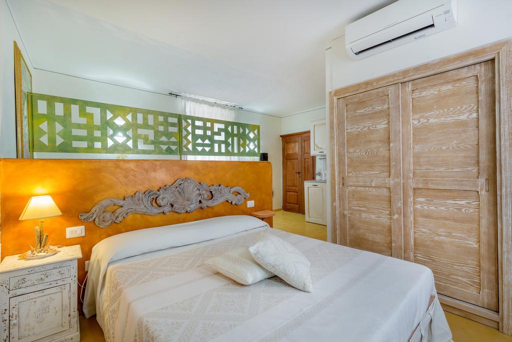 Ferienwohnung Palazzo Beddoro San Pantaleo Exterior foto