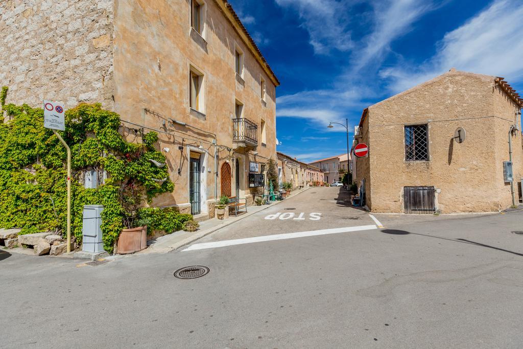 Ferienwohnung Palazzo Beddoro San Pantaleo Exterior foto