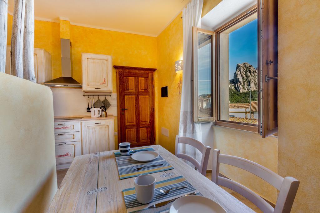 Ferienwohnung Palazzo Beddoro San Pantaleo Exterior foto
