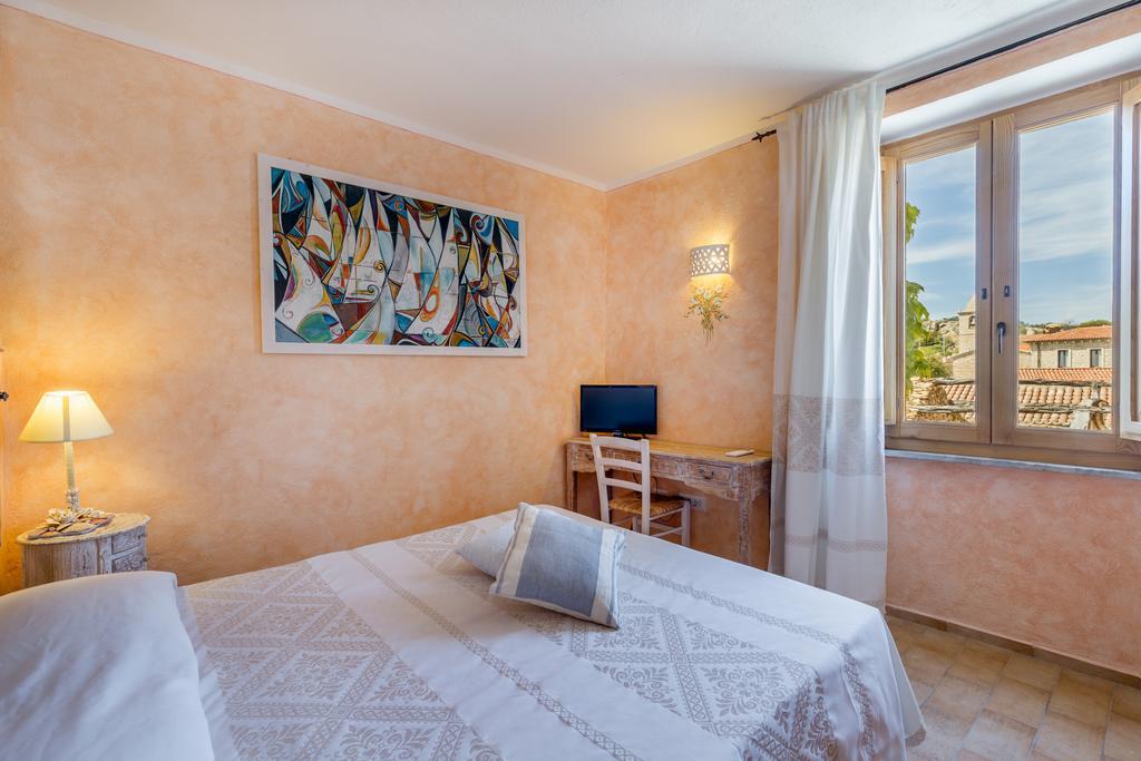 Ferienwohnung Palazzo Beddoro San Pantaleo Exterior foto