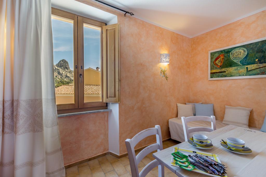 Ferienwohnung Palazzo Beddoro San Pantaleo Exterior foto