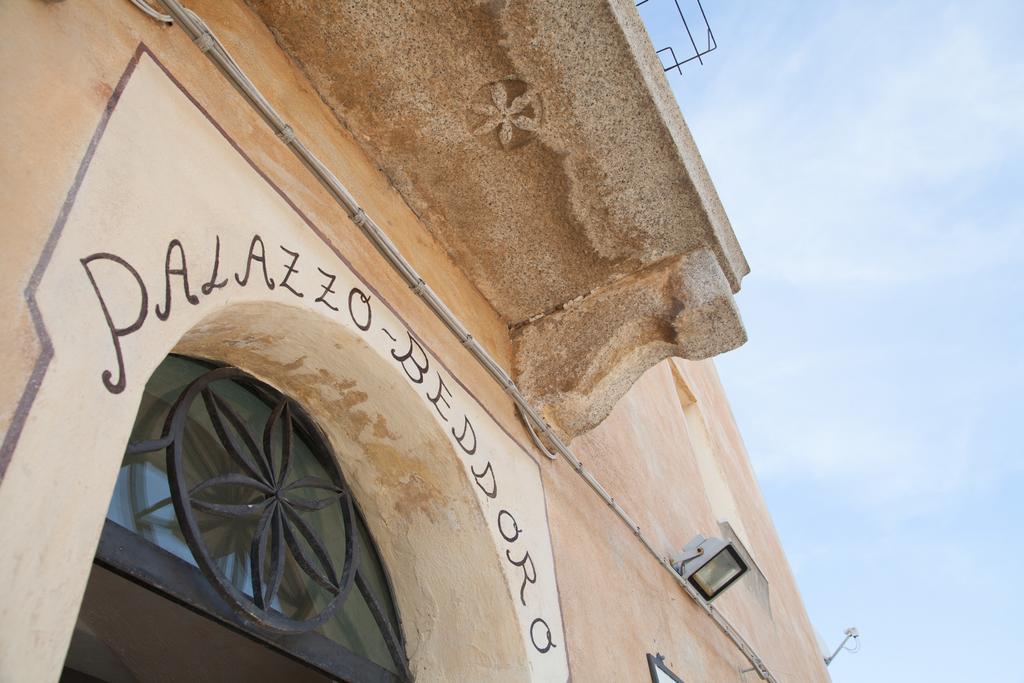 Ferienwohnung Palazzo Beddoro San Pantaleo Exterior foto