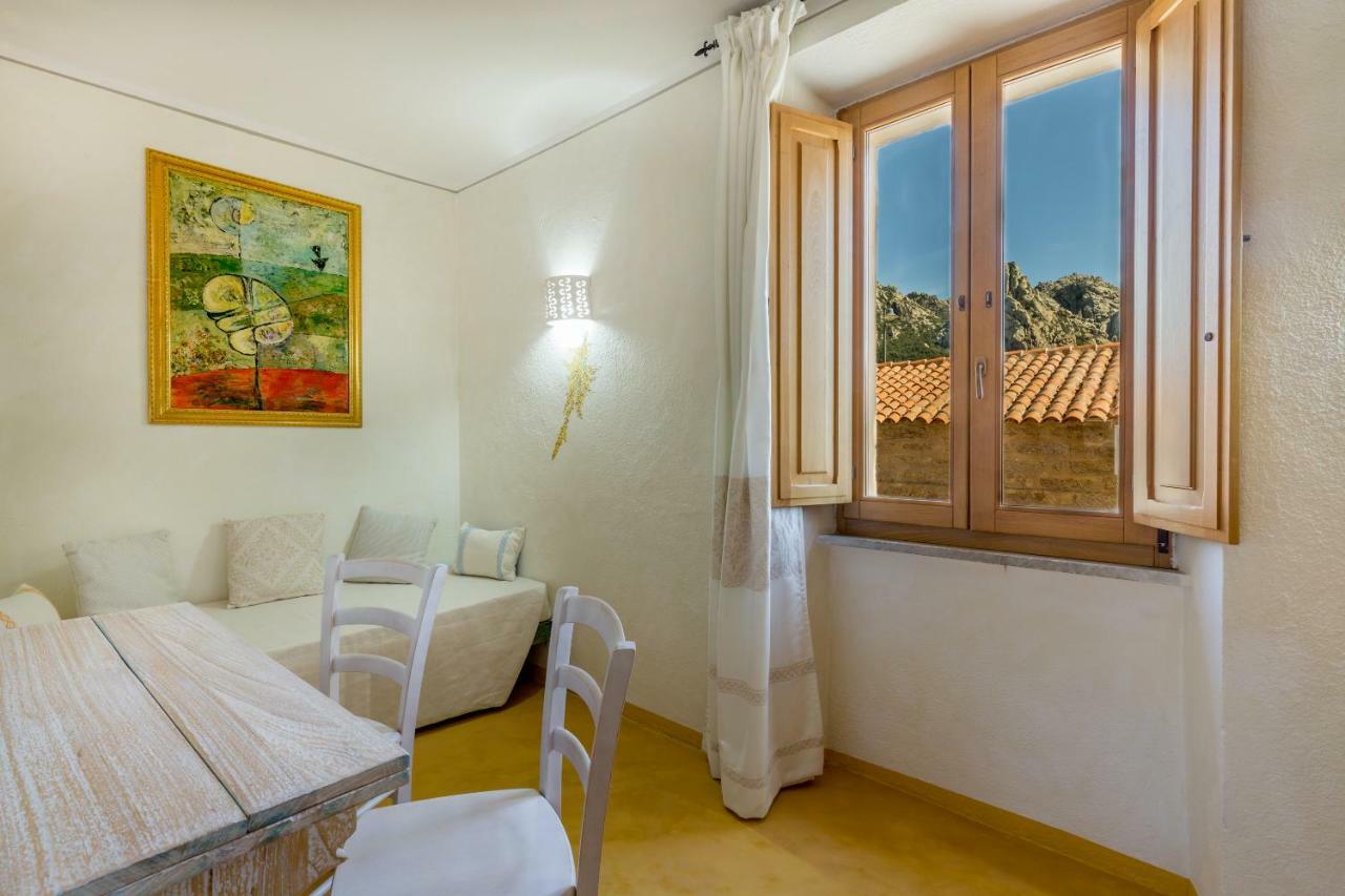 Ferienwohnung Palazzo Beddoro San Pantaleo Exterior foto