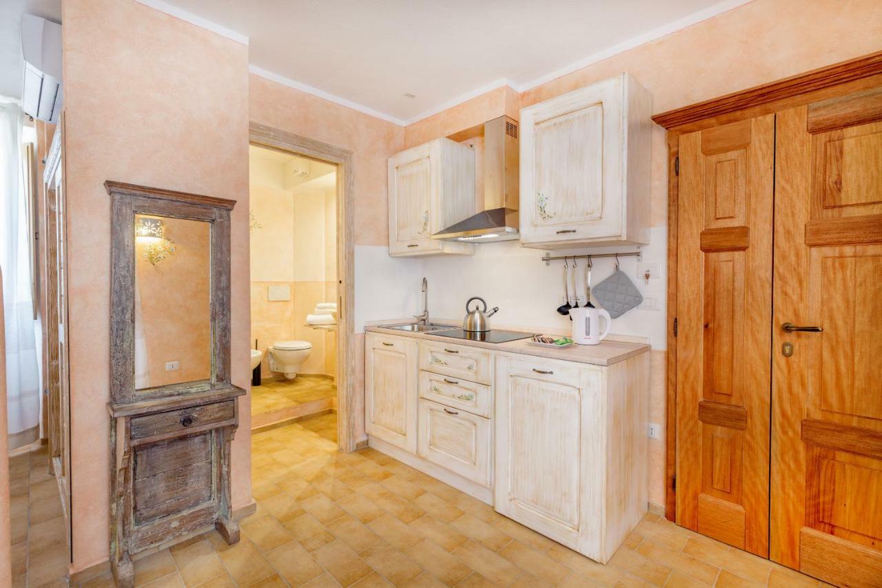 Ferienwohnung Palazzo Beddoro San Pantaleo Exterior foto
