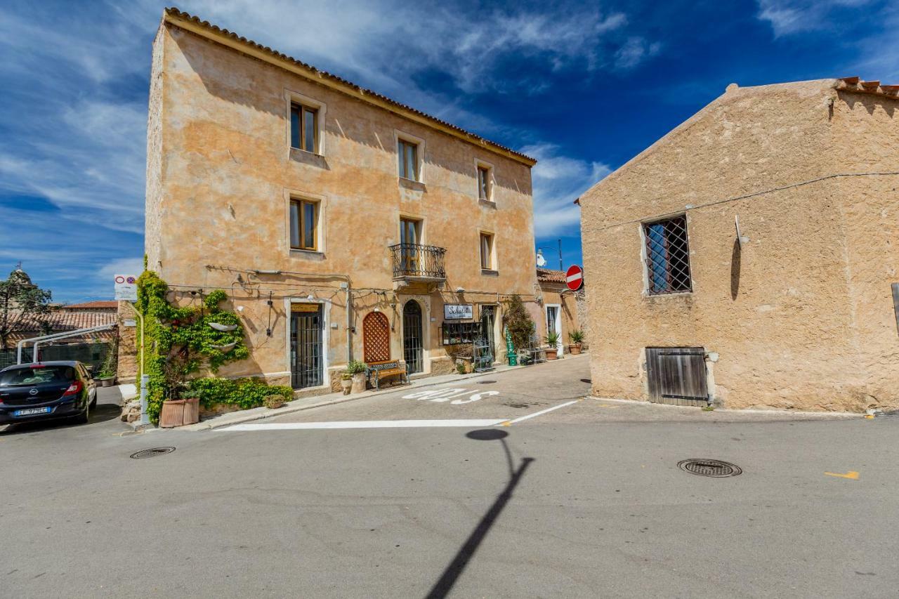 Ferienwohnung Palazzo Beddoro San Pantaleo Exterior foto