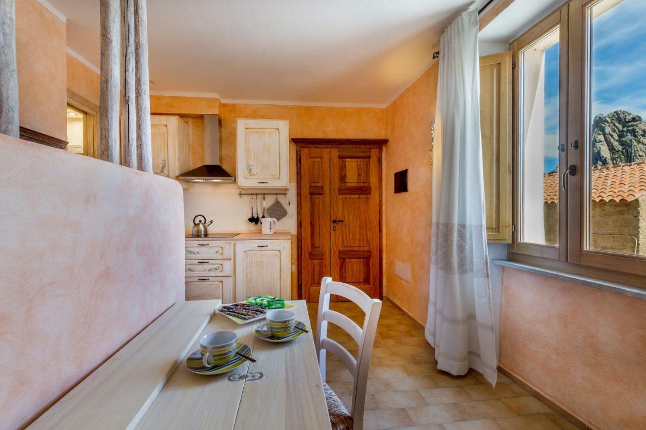 Ferienwohnung Palazzo Beddoro San Pantaleo Exterior foto